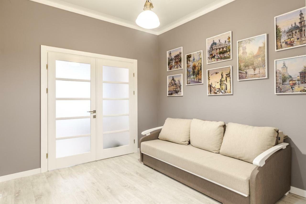 Modern Rus Apartment Liov Exterior foto